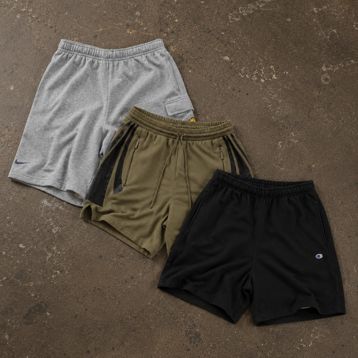 25x BRANDED JOGGING SHORTS